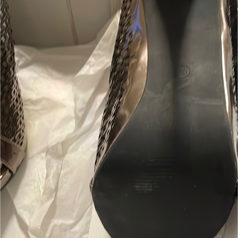 NWOT. Ashley Stewart Silver Gray Heels with Glittery Accents - Picture 9 of 9